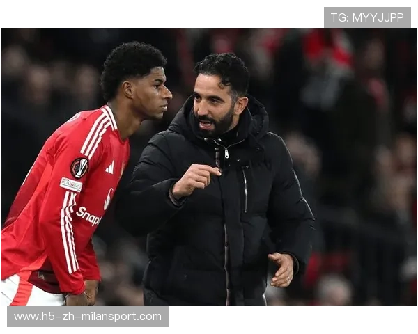 曼联再现脚后跟配合，拉什福德内切一脚见分晓