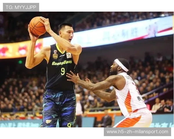 山东泰山内线转身强攻极具震撼力