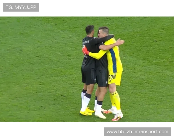 本菲卡左路插入后点回传致命