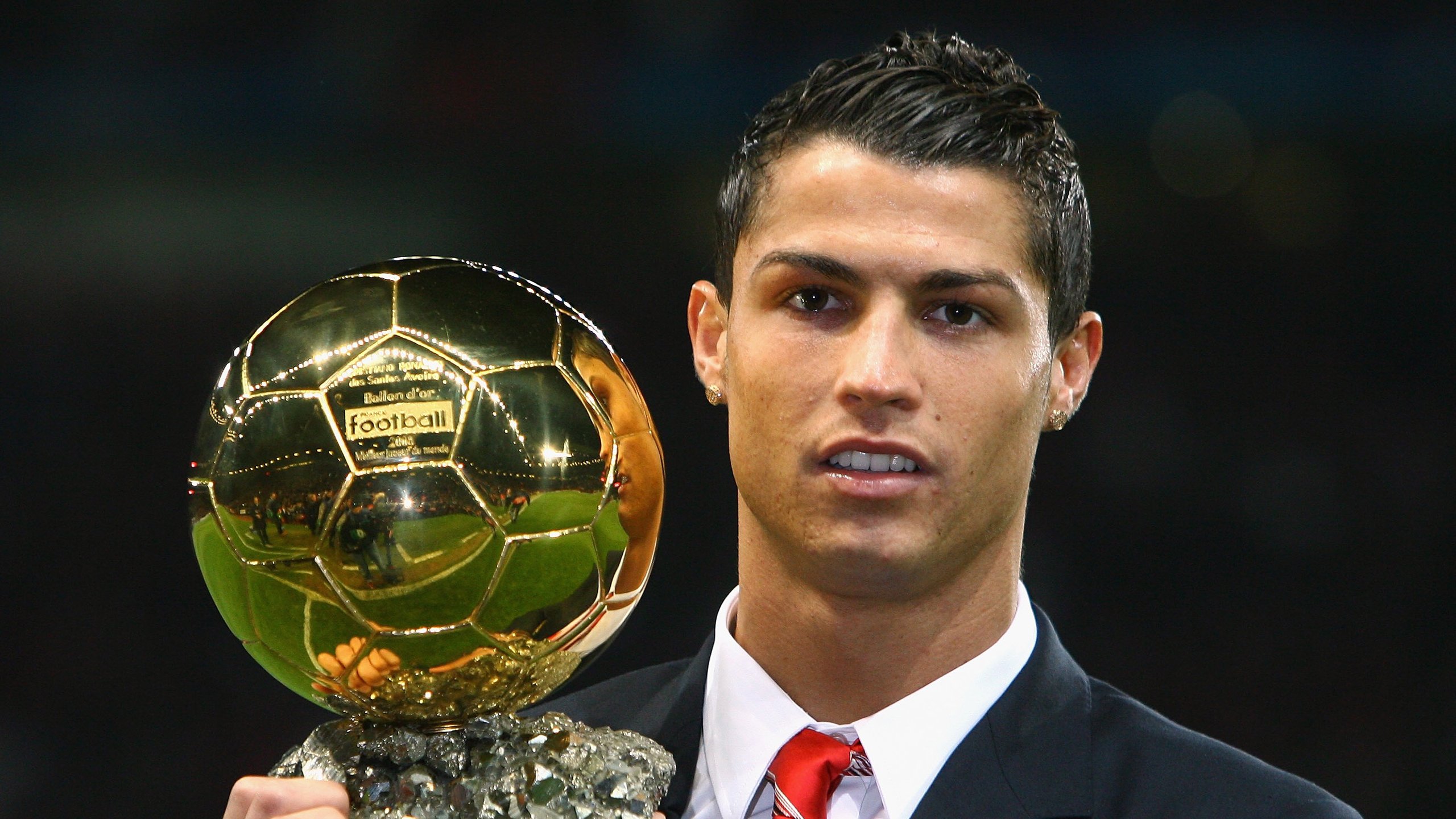 球场革命：未来足球场的智能化设计，足球场地设施