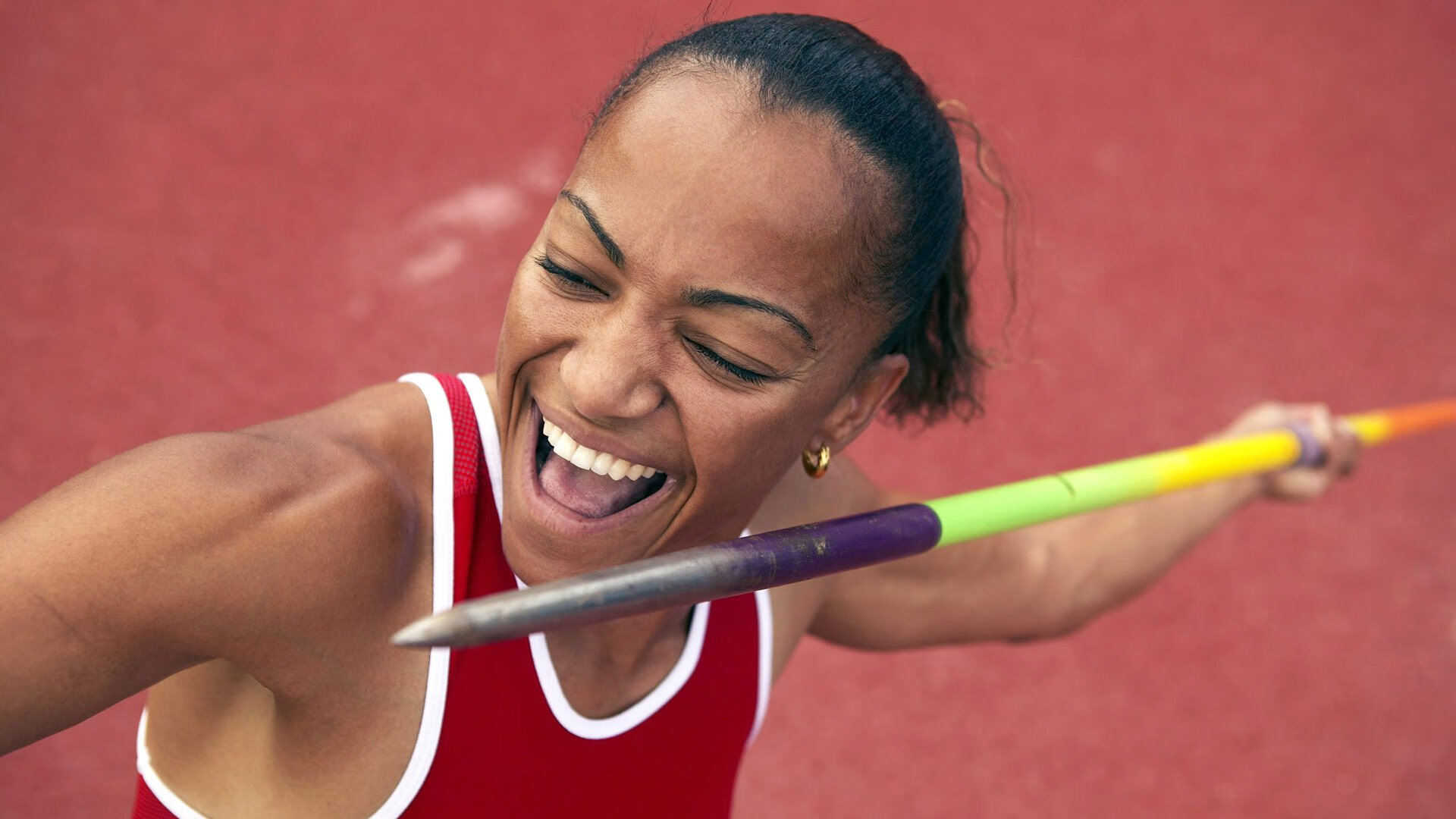 电竞女队首次亮相国际赛事 引发热议，女电竞战队